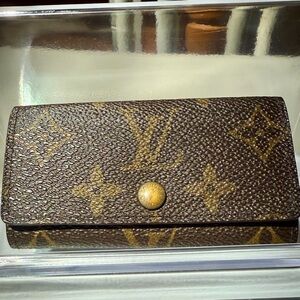 🧳 Louis Vuitton Monogram Canvas 4 Key Holder Wallet 🗝️✨